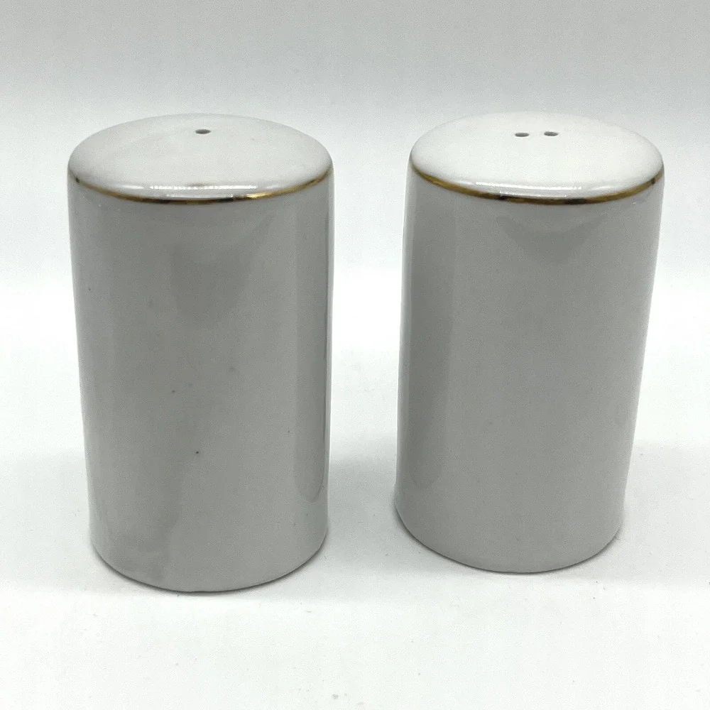 Sea World Wild Arctic Polar Bear‎ Salt Pepper Shakers Porcelain Gold Trim 90s